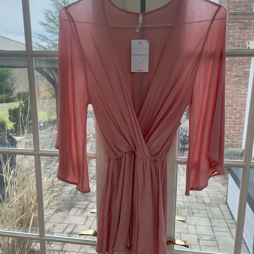 Pink Romper Women’s Size Small NWT Boutique Summer Wear Lightweight Romper